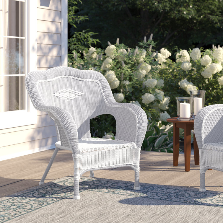 White wicker chair online set